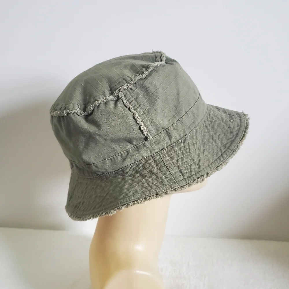 𝅺Y2K Vintage Old Navy Olive Green Frayed Brim Bucket Hat Size Medium Large